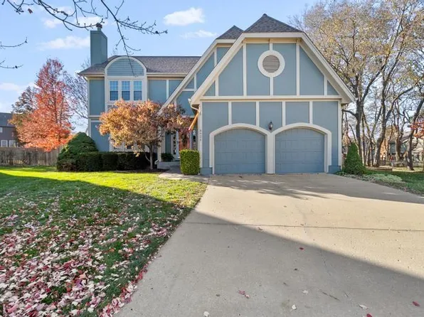 8926 W 132nd Ter, Overland Park, KS 66213