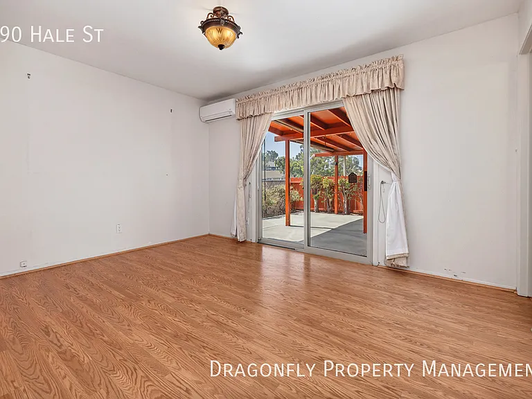 490 Hale St — Photo 21