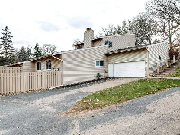 5606 N Innsbruck Ct, Minneapolis, MN 55432
