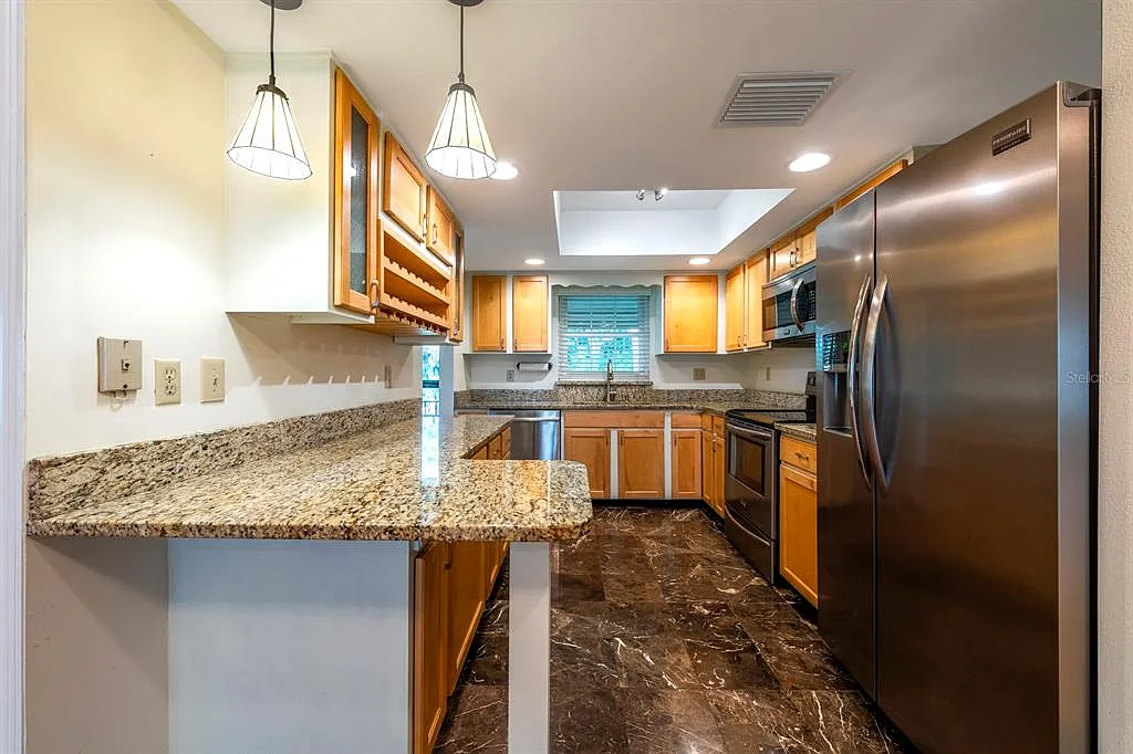 2 bed, 2.0 bath, 1219 sqft, $1,800 — Photo 4