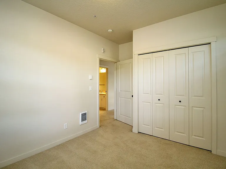 690 NE Adwick Dr — Photo 14