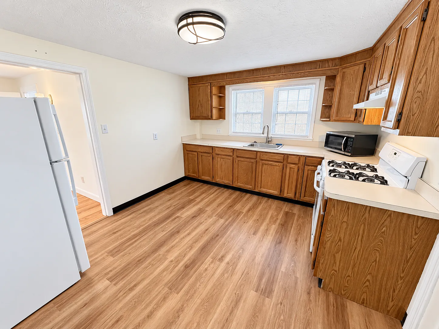 1 bed, 800 sqft, $1,650 — Photo 2