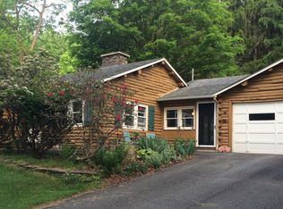 1421 N Abington Rd, Waverly Township, PA 18414