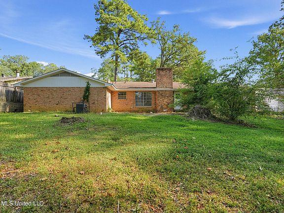 4th image of 1133 Dardanelle Dr