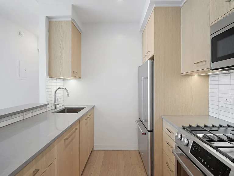 Columbus Pl #S41A — Photo 16
