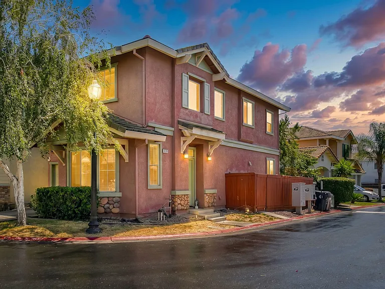 3235 Marrissey Ln — Photo 3
