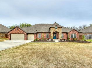 1231 Frontier Cir, Edmond, OK 73025