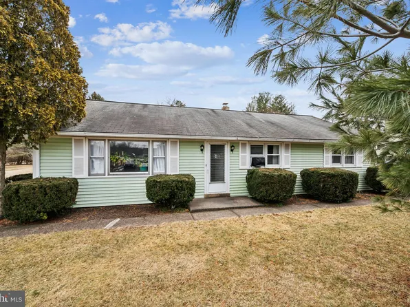 401 Summit Ave, Perkasie, PA 18944