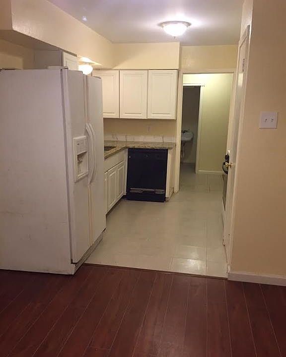 1st image of 4006 W Walnut St