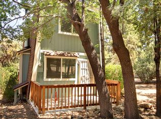 651 Victoria Ln, Sugarloaf, CA 92386