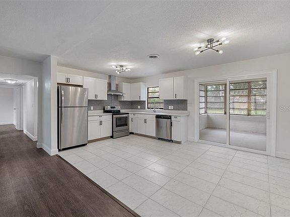 5th image of 2110 Leisure Dr