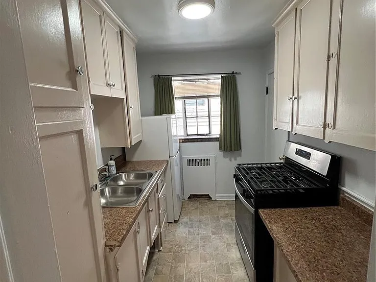 2535 E 14th Ave #10 — Photo 7
