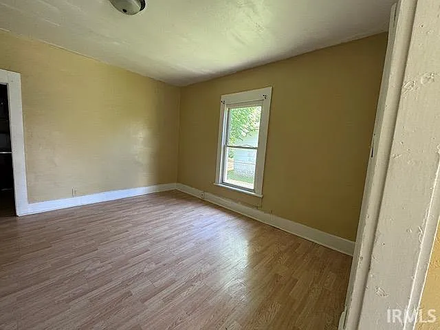 1022 W 1st St — Photo 14