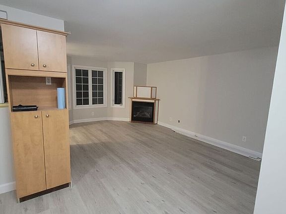 4th image of 428 Yves St