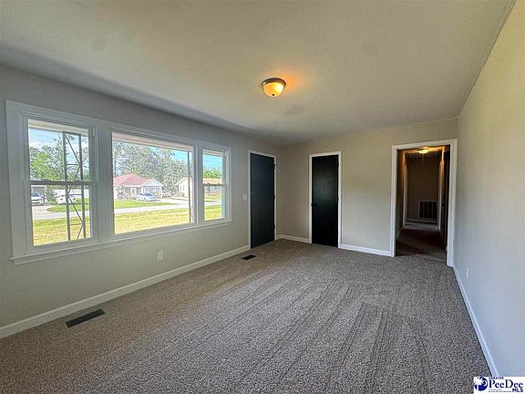 5th image of 222 E Grace Dr