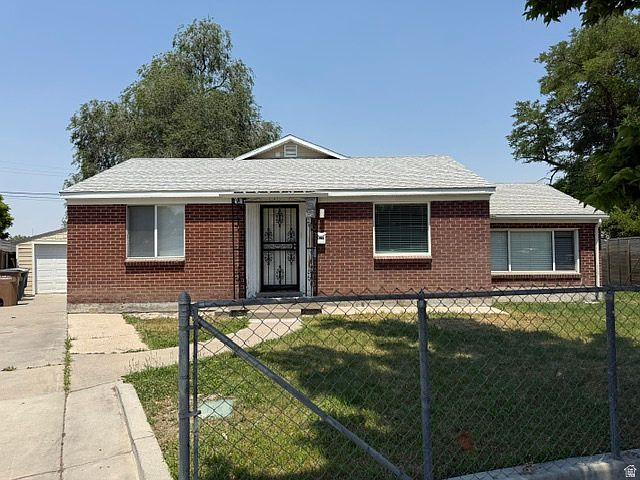 1st image of 1068 S Glendale Cir W