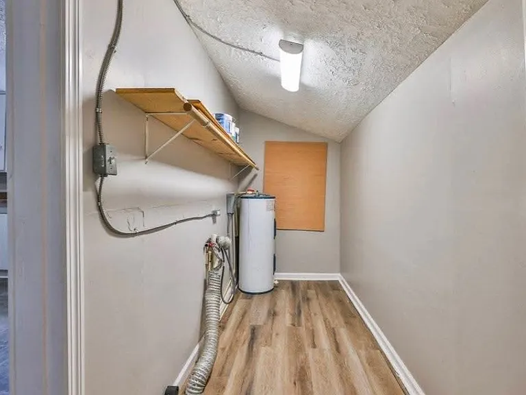 543 Taylor St — Photo 13