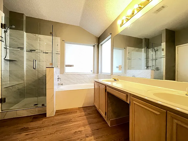 2070 Belvedere Dr — Photo 13