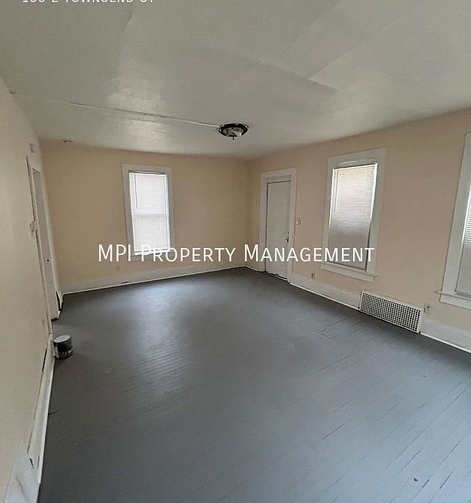 1st image of 133 E Townsend St