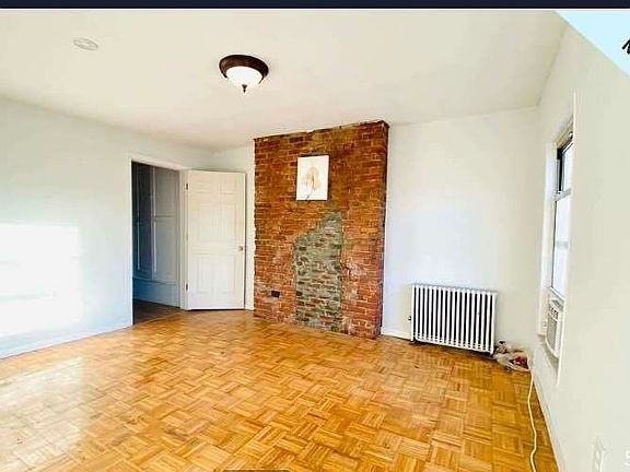 5th image of 392 Lorimer St #3A