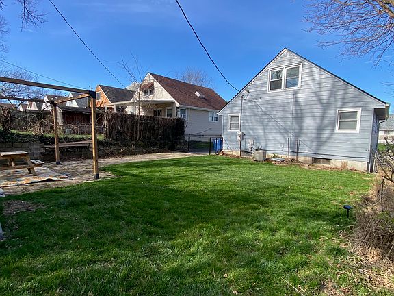 3rd image of 262 N Cherrywood Ave
