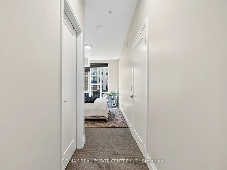 16 Concord Pl #402 — Photo 14