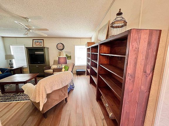 4th image of 1751 Red Pine Ave #185