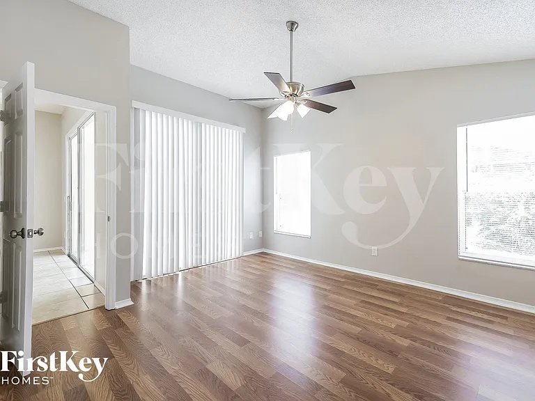 2639 Chatham Cir — Photo 8