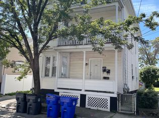 292 Grove St APT 3, Providence, RI 02909