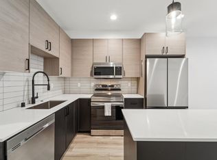 909 Hiawatha Pl S #B, Seattle, WA 98144