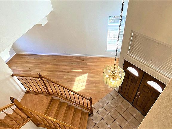 4th image of 112 Dove Ct