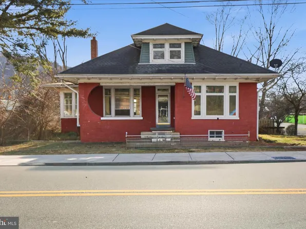 127 W Main St, Adamstown, PA 19501