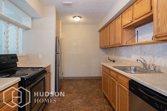 4th image of 144 Canterbury Ln