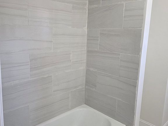 5th image of 5901 Belmar Ter APT 2