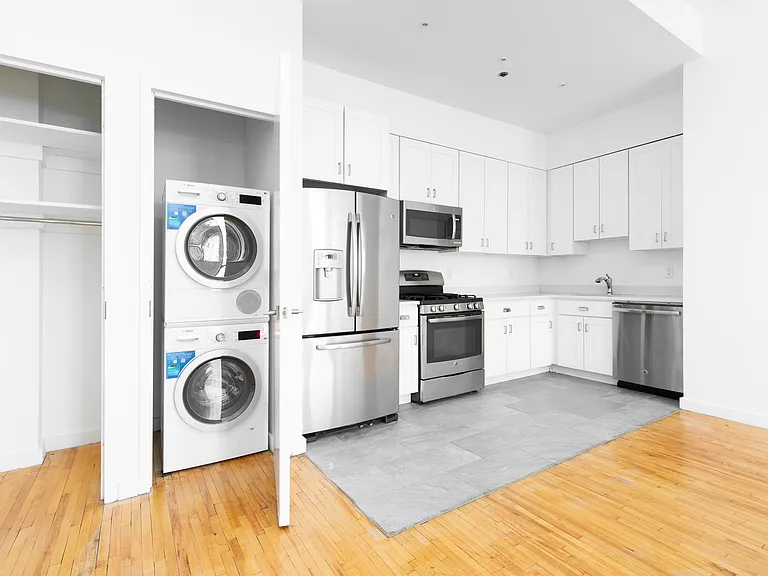 135 William St #3B — Photo 3