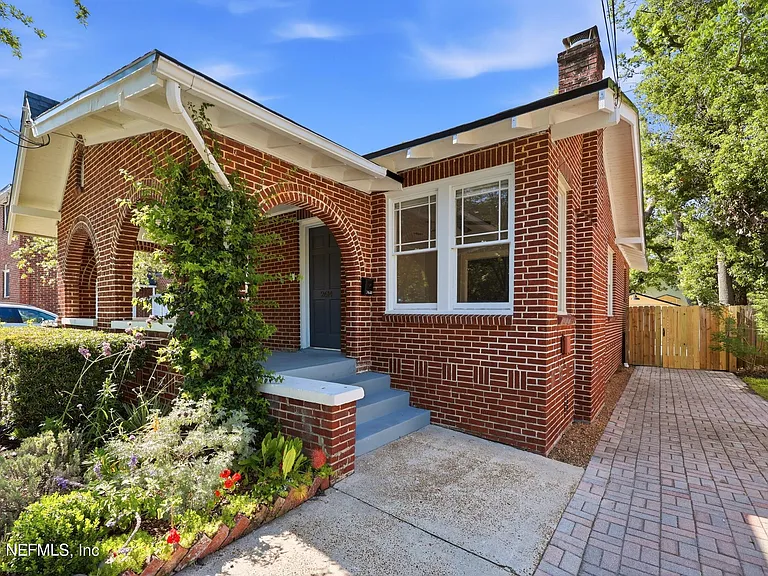 2614 Dellwood Ave — Photo 3