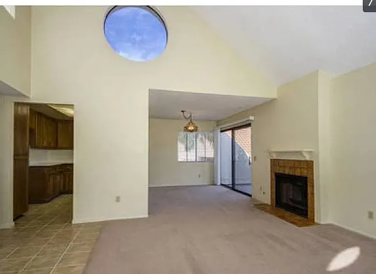 351 N Melrose Dr #D — Photo 8