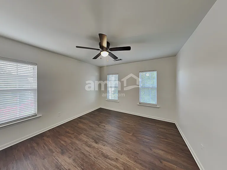 4059 Houldsworth Dr — Photo 21