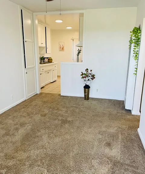955 Hillcrest St #6 — Photo 7