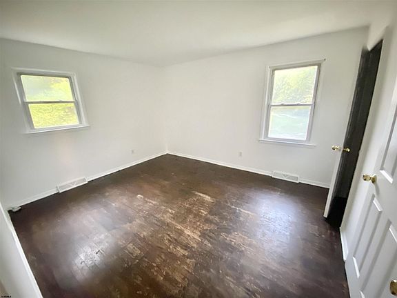 5th image of 5046 English Creek Ave