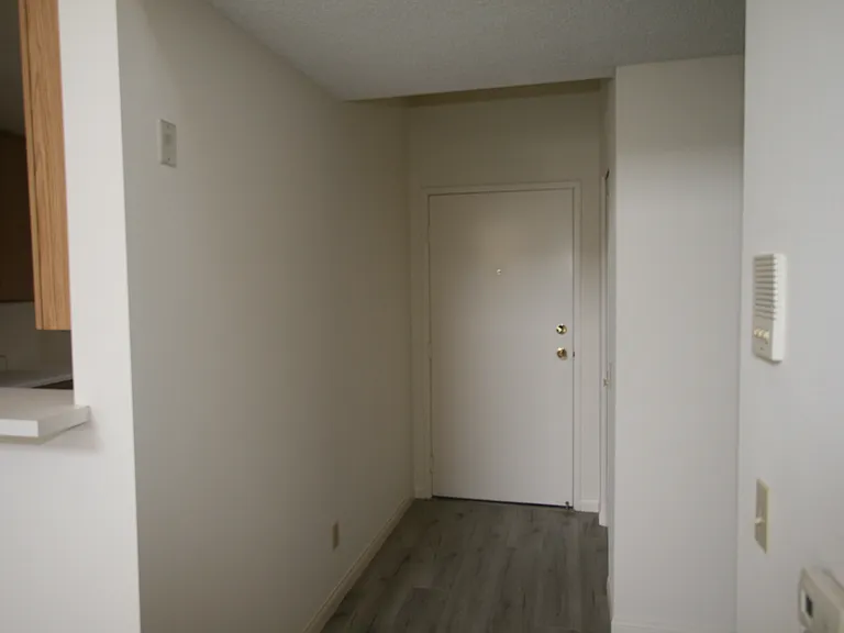 3637 Clarington Ave #213 — Photo 40