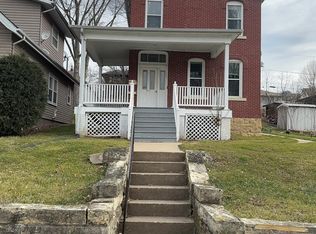 238 N Booth St #1, Dubuque, IA 52001