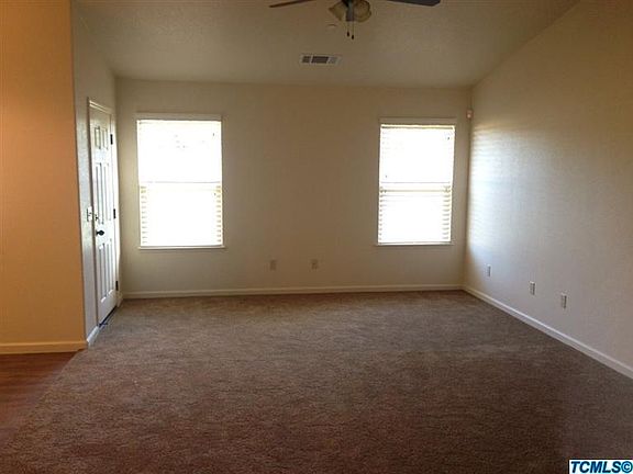5th image of 946 E Margalo Ct