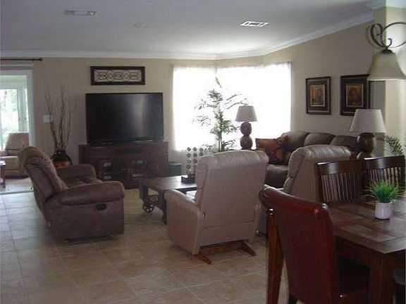 4th image of 9976 Jaybird Dr