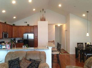 63 Lee Ct, Jersey City, NJ 07305