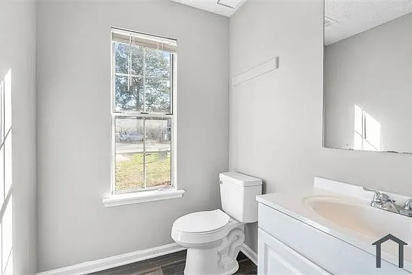 8228 Wynewood Ct — Photo 12