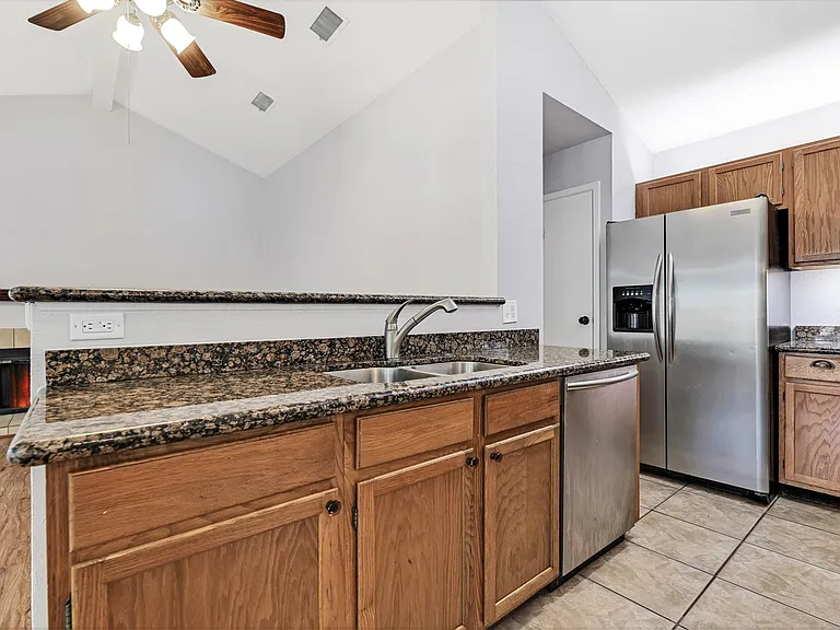 15 Tulip Hill Ct — Photo 7