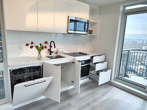 1185 Dupont St #2411 Photo 1