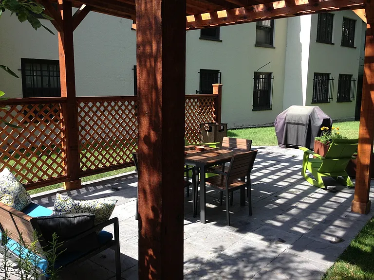 Goldsborough Apartments — Photo 7