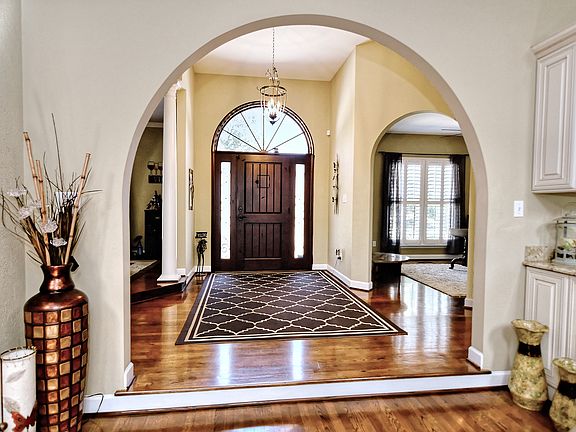 4th image of 15609 Eagleview Dr
